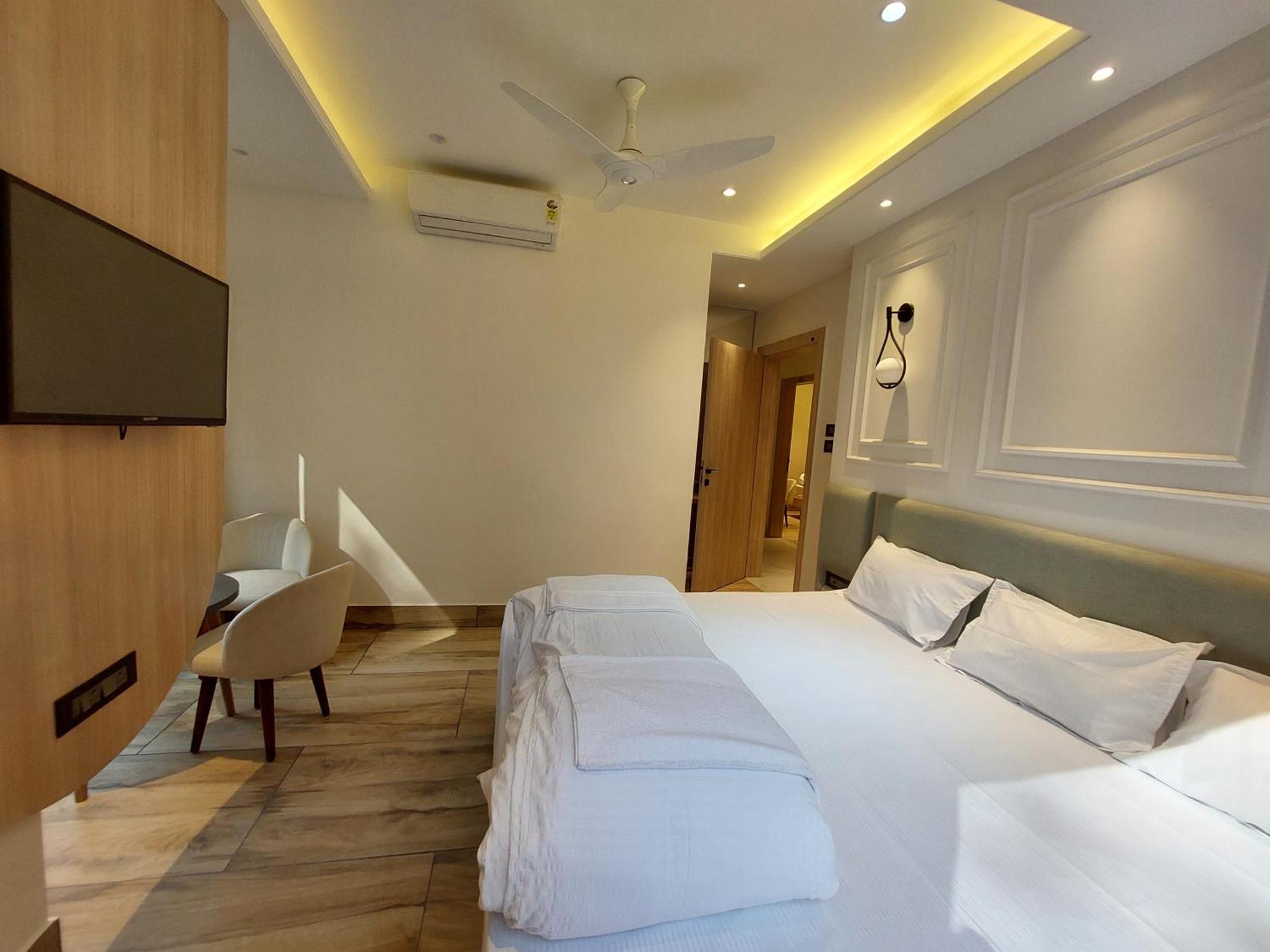 Rajasthani Dhani Hotel Khanapara Exterior photo